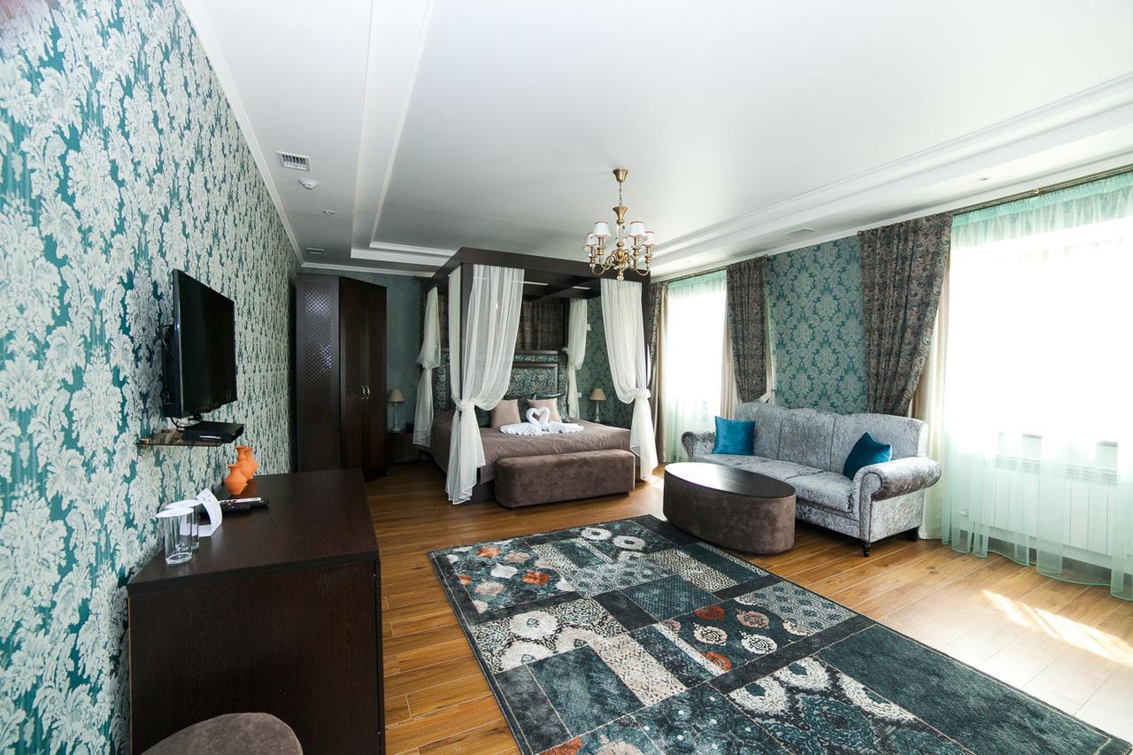 Park Hotel Karagandy Eksteriør bilde