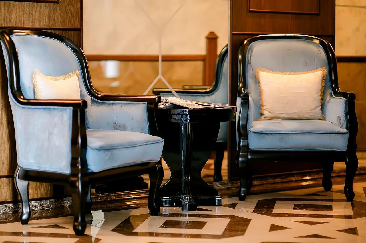 Park Hotel Karagandy Eksteriør bilde