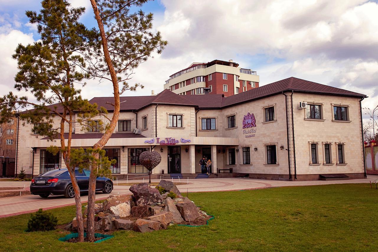 Park Hotel Karagandy Eksteriør bilde