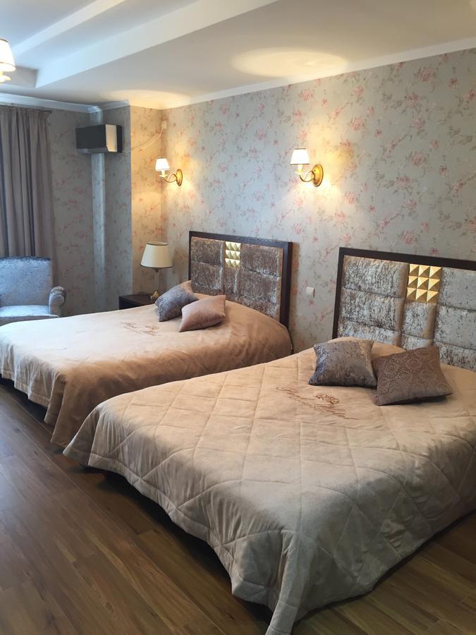 Park Hotel Karagandy Eksteriør bilde