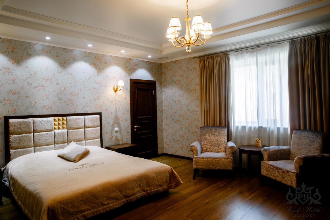 Park Hotel Karagandy Eksteriør bilde